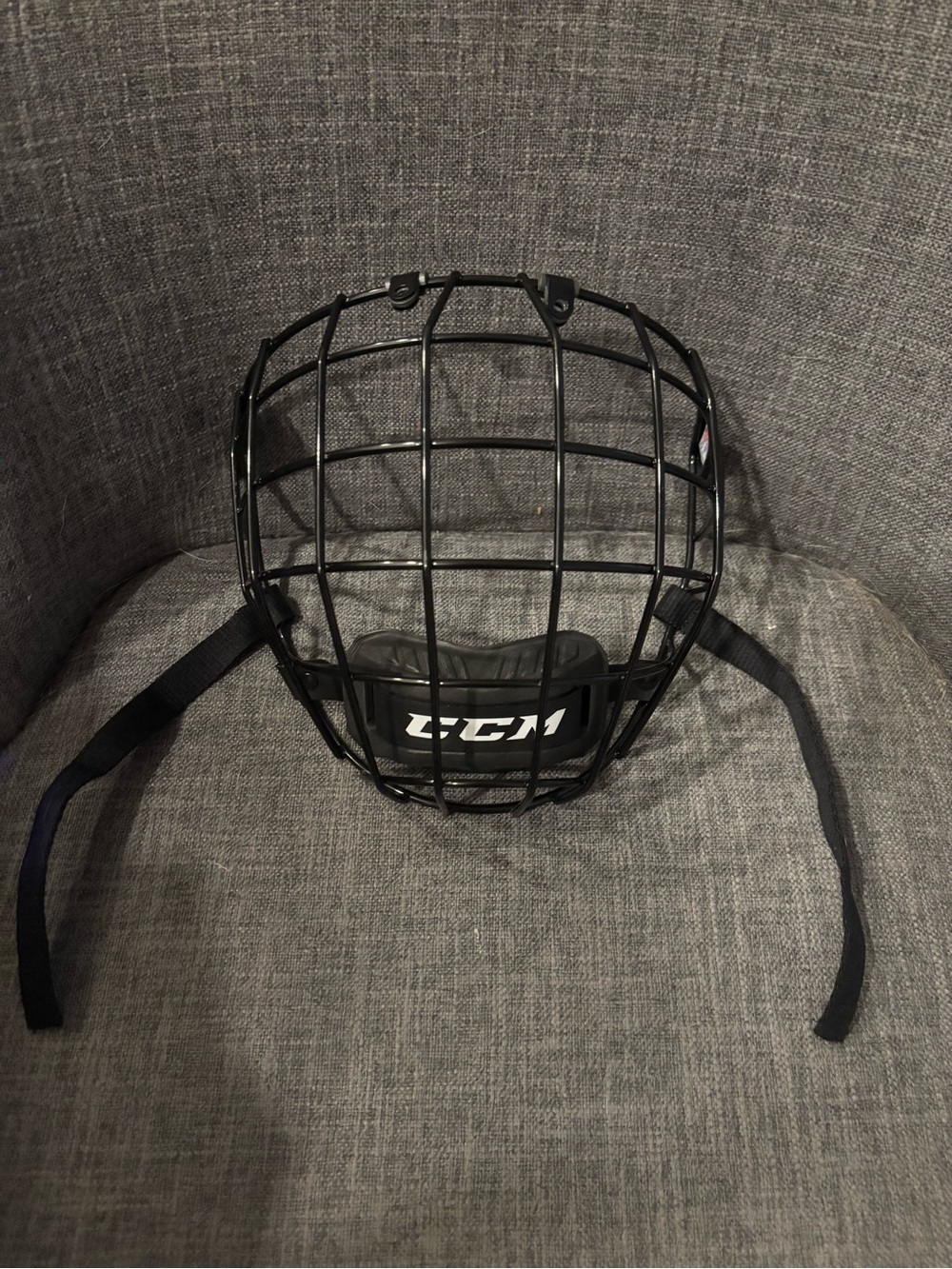 CCM FM580 Hockey Face Mask Cage Senior Medium Black